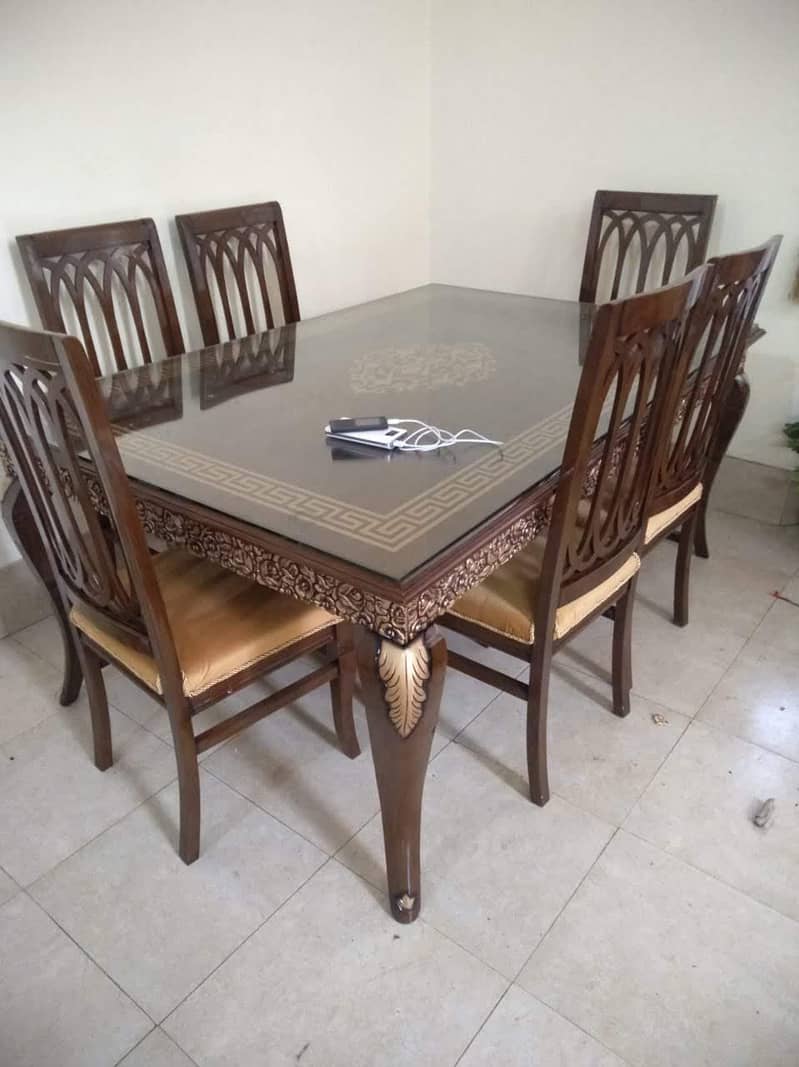 Dinning table 0