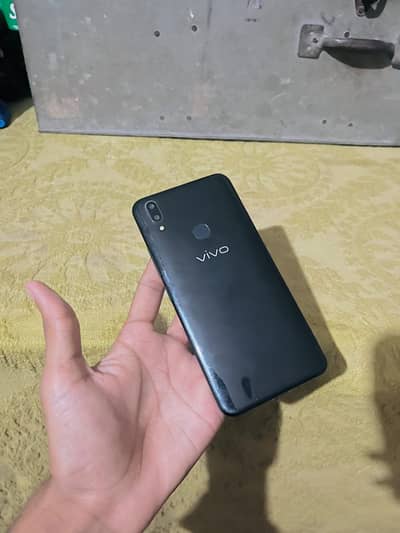 Vivo V9 For Sale 4-64 GB Storage Urgent Need