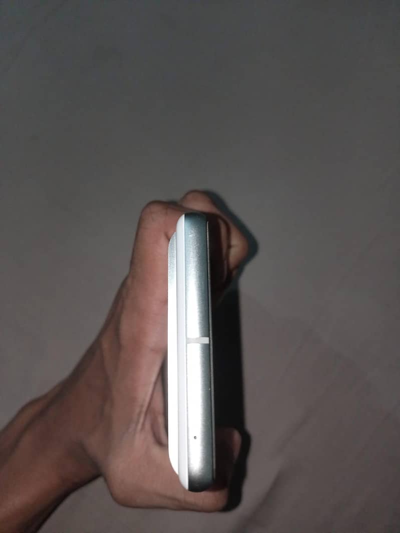 Google Pixel 7 4