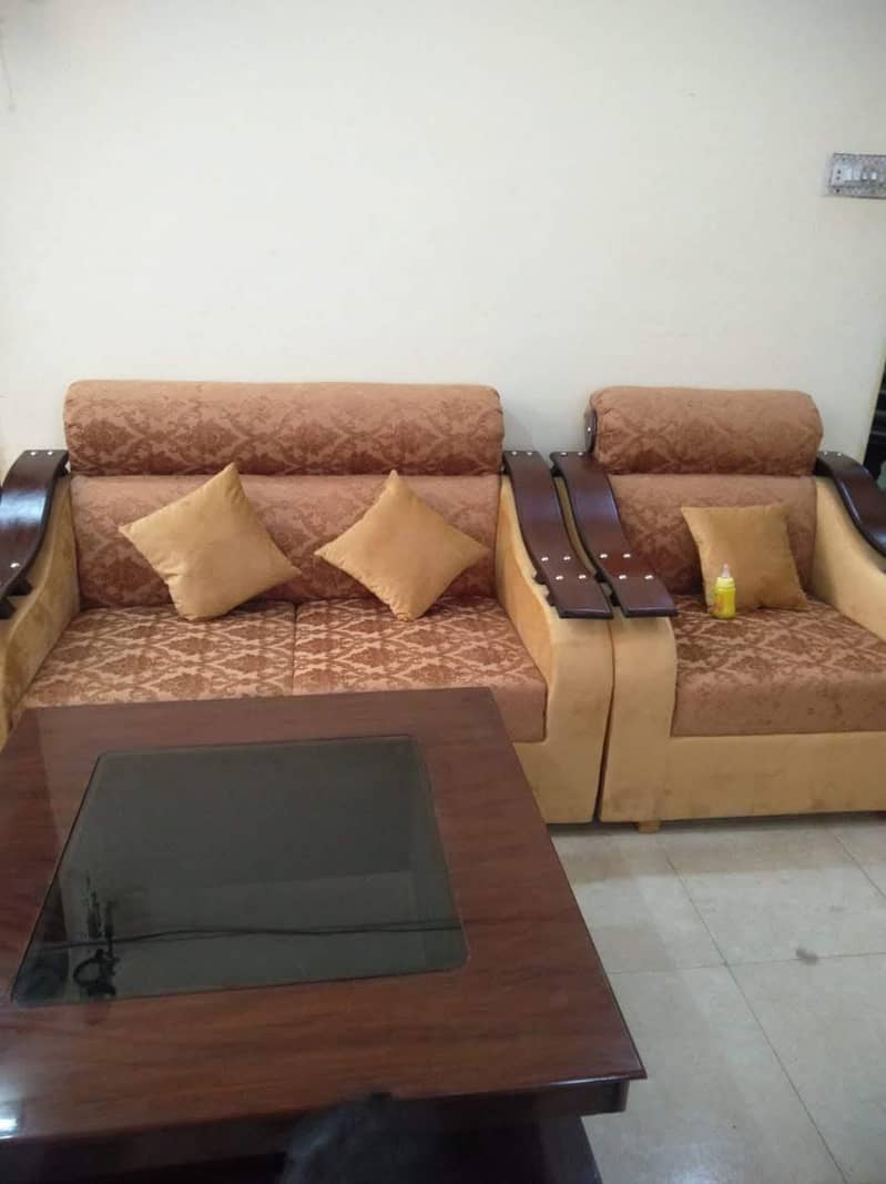 6 seater sofa set. 0