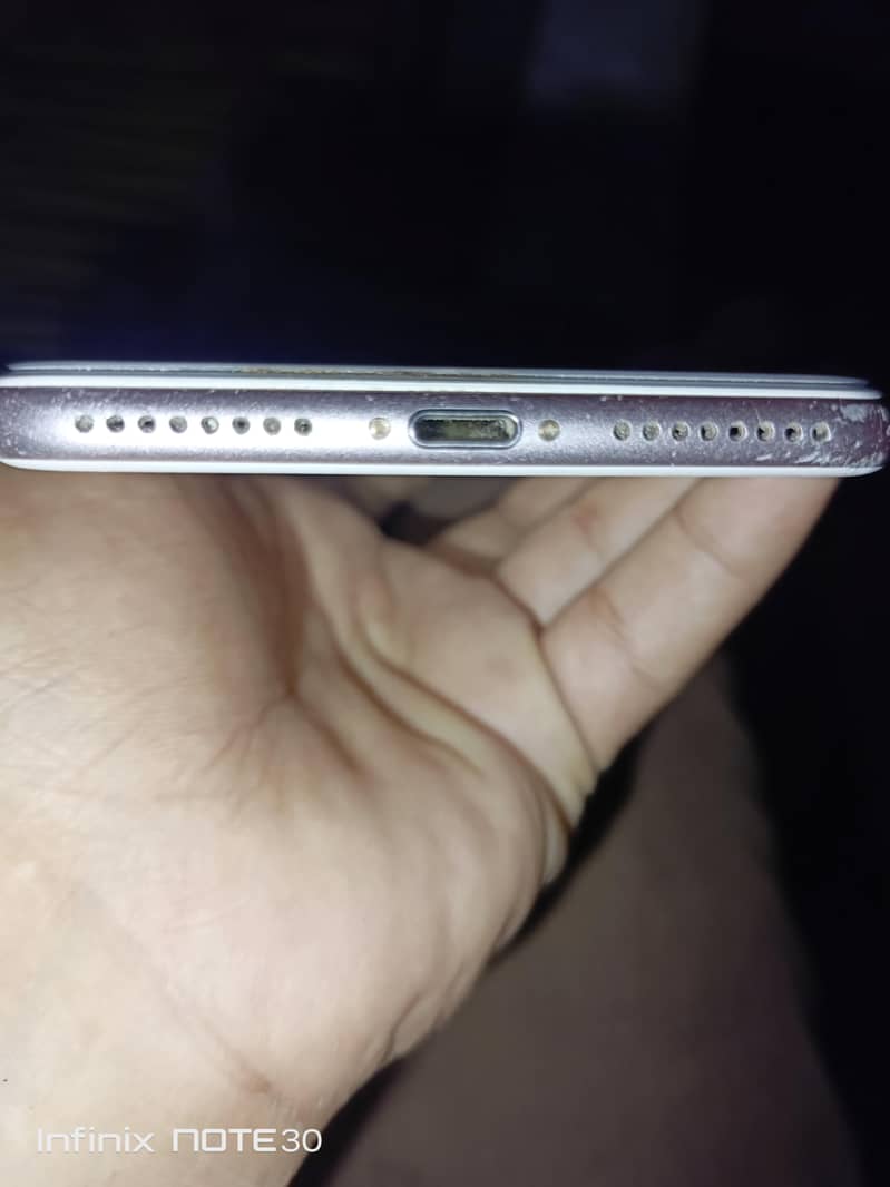 Apple iPhone 7 Plus 1