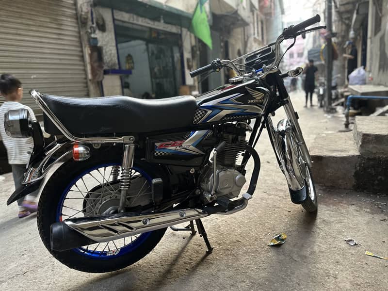 لاہور نمبر ، پہلے ہاتھ ، انجین پیک ، کا غذات کلیئر ، 2