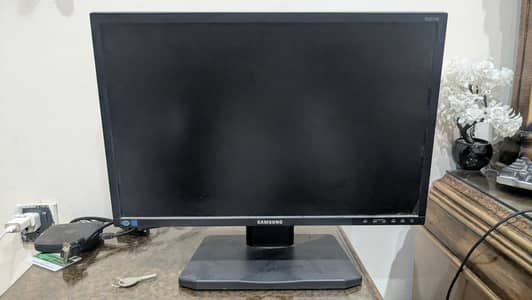 22 Inch LED
