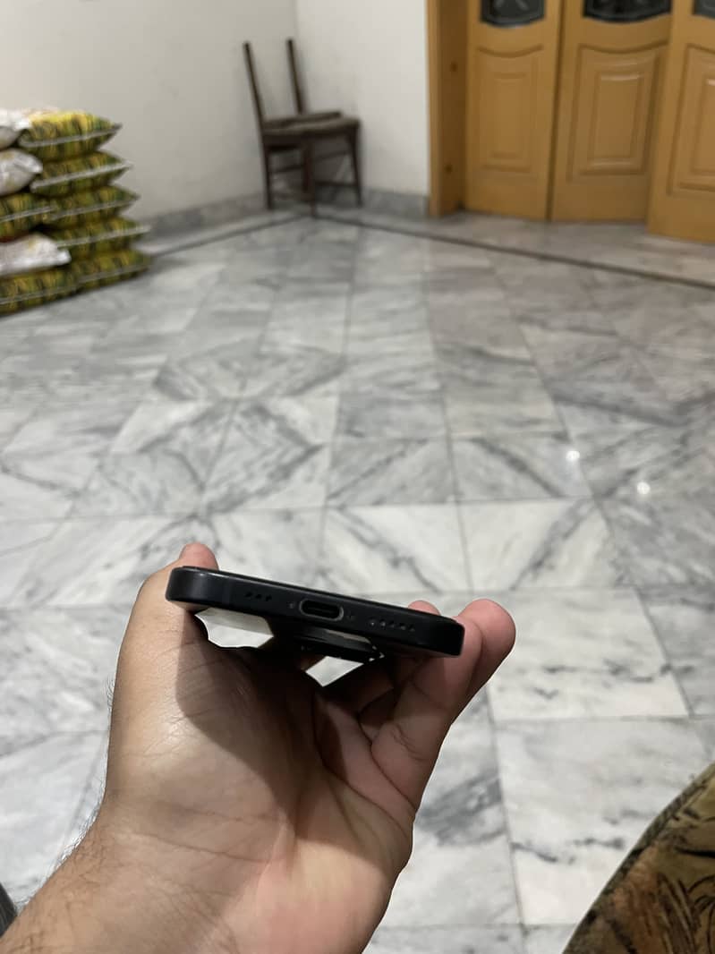 Apple iPhone 15 2