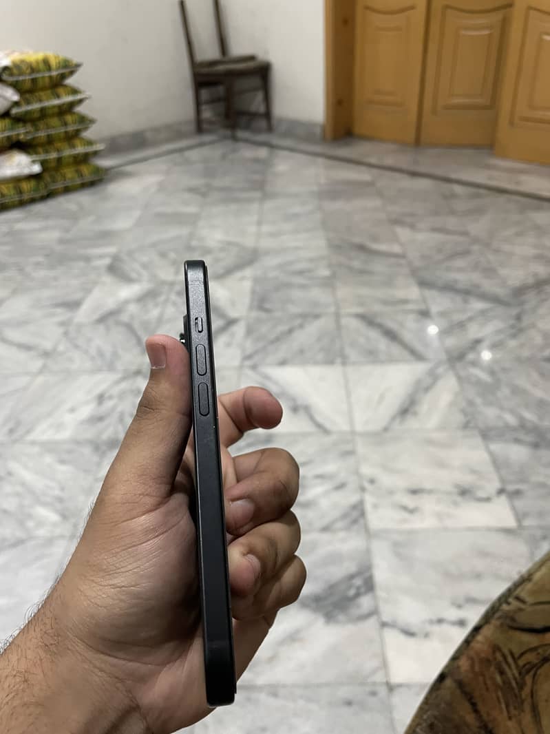 Apple iPhone 15 3
