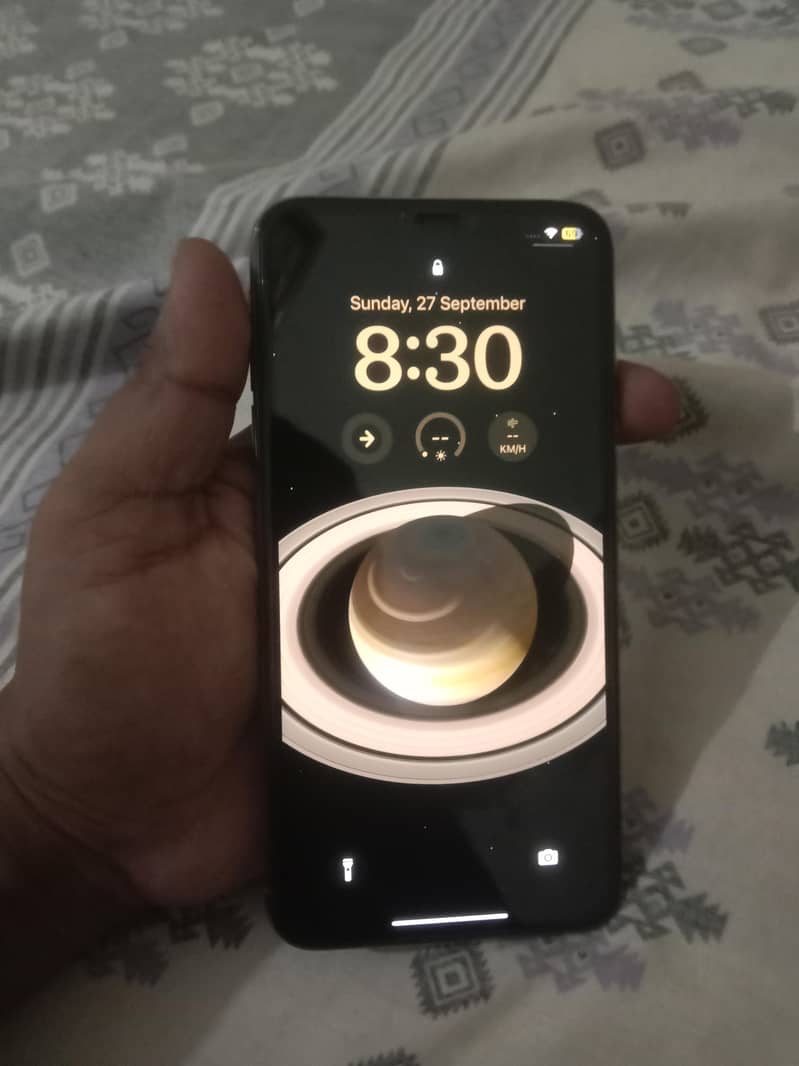Apple iPhone XS Max 1