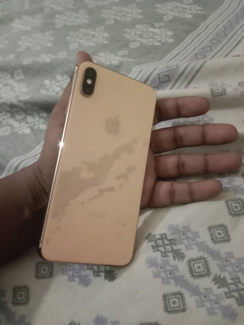 Apple iPhone XS Max 3