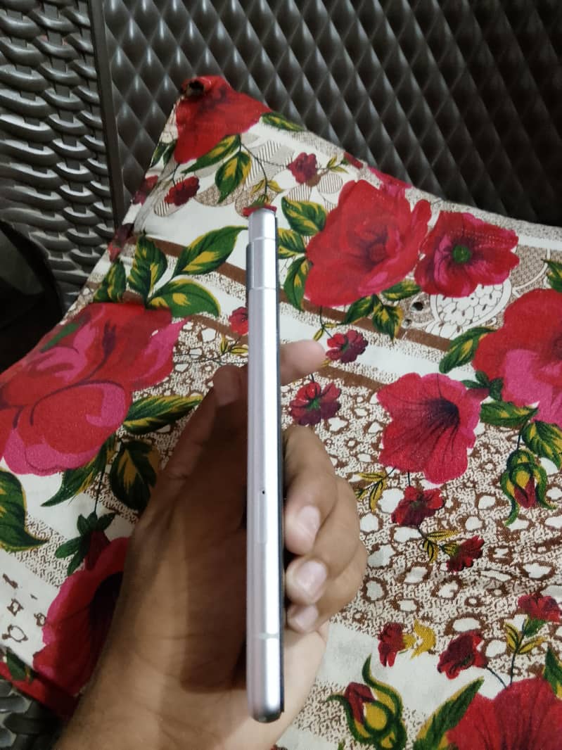Google Pixel 7a 5