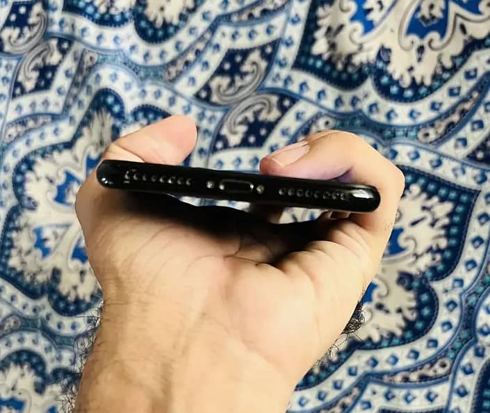 Apple iPhone 7 Plus 1