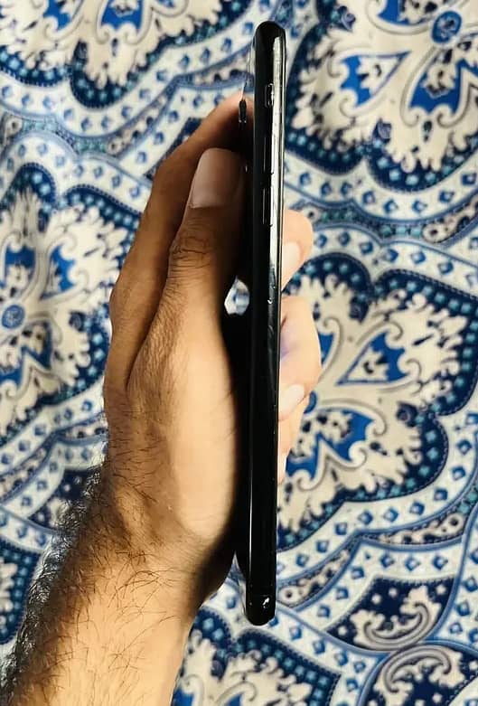 Apple iPhone 7 Plus 2