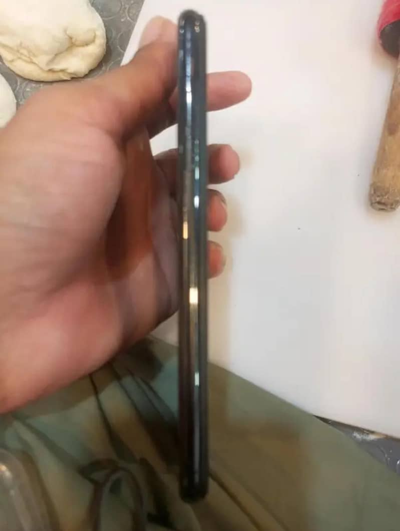 Apple iPhone XS Max 5