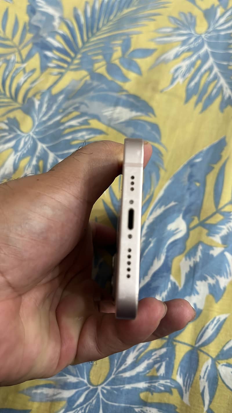 Apple iPhone 13 6