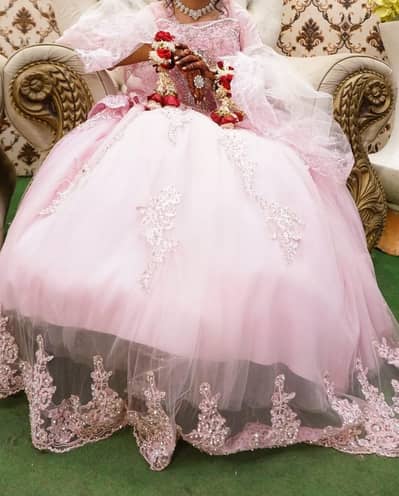 Barbie frock good condition