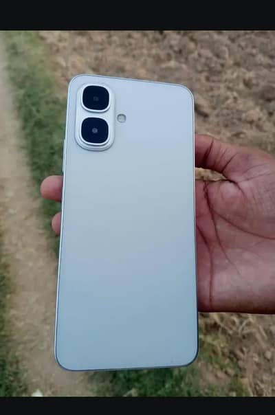 Infinix smart 10 new h 8 manth hua lia acha sat h4+64