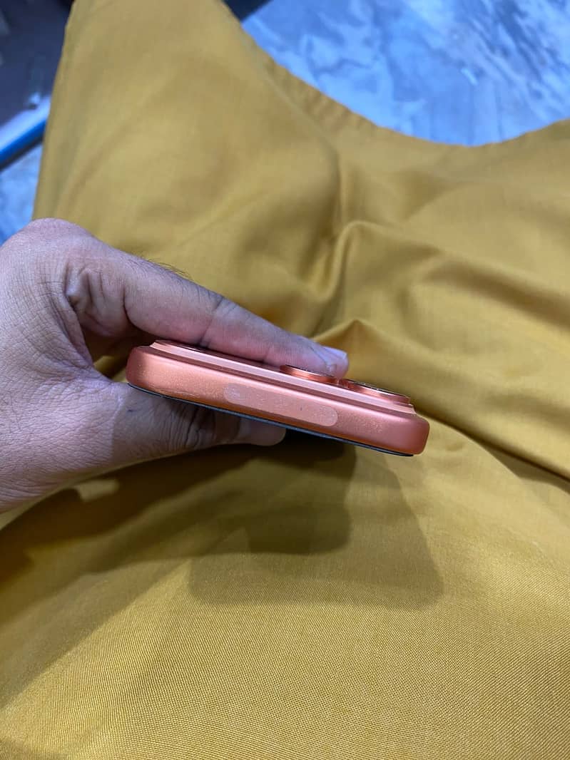Apple iPhone 17 Pro Max 4