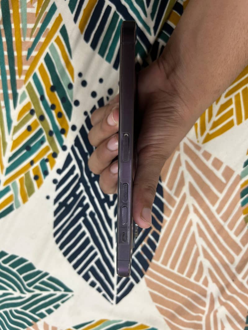 Apple iPhone 14 Pro Max 4