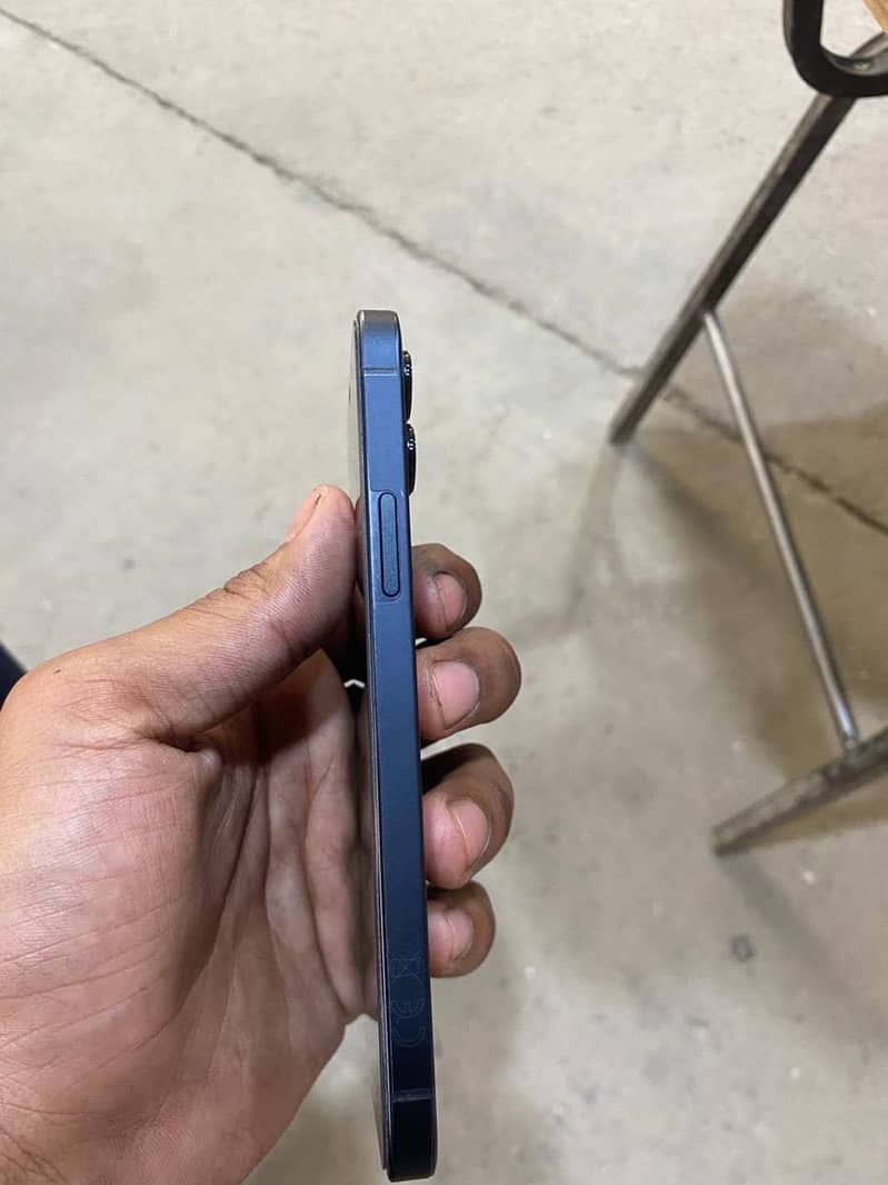 Apple iPhone 12 5