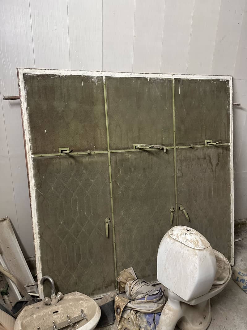 Different sizes solid window 0