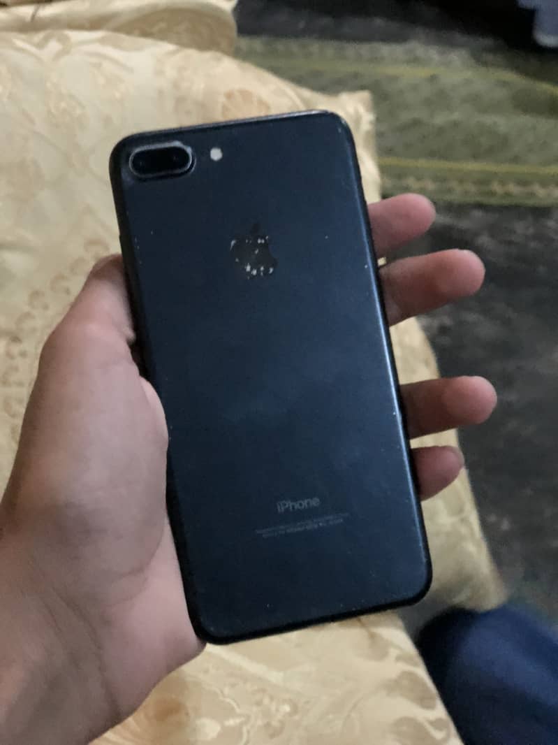 Apple iPhone 7 Plus 1