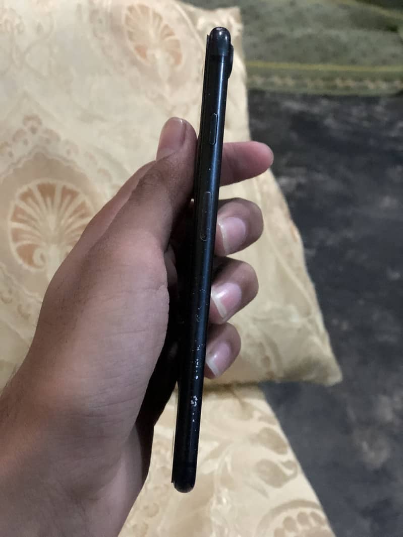 Apple iPhone 7 Plus 3