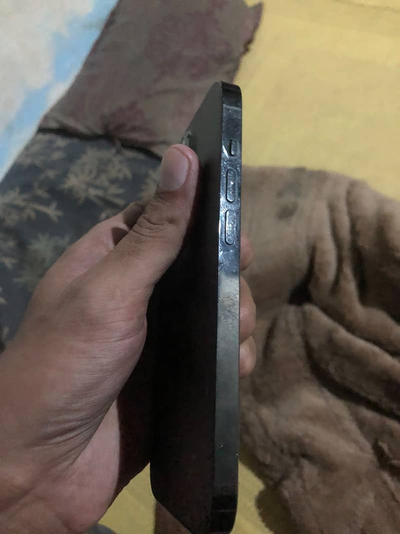 Apple iPhone 14 Pro 4