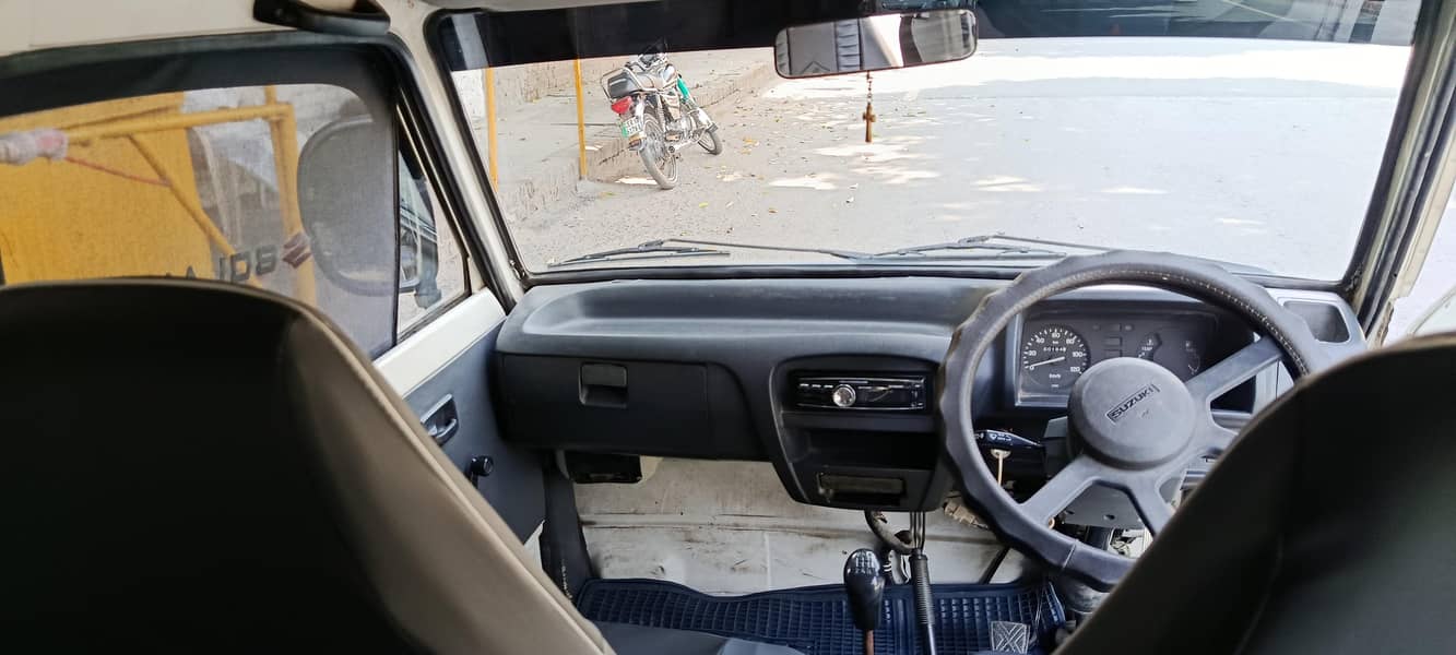 Suzuki Bolan 2016 4