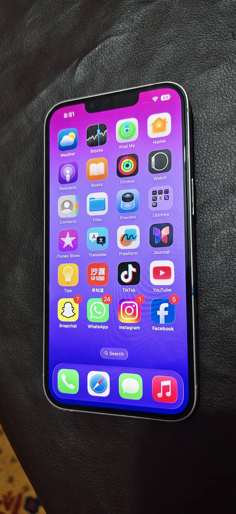 Apple iPhone 13 4