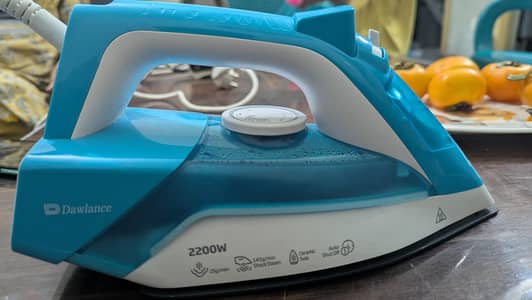 Dawlance Steam Iron with spray brand new, Just 1 month used