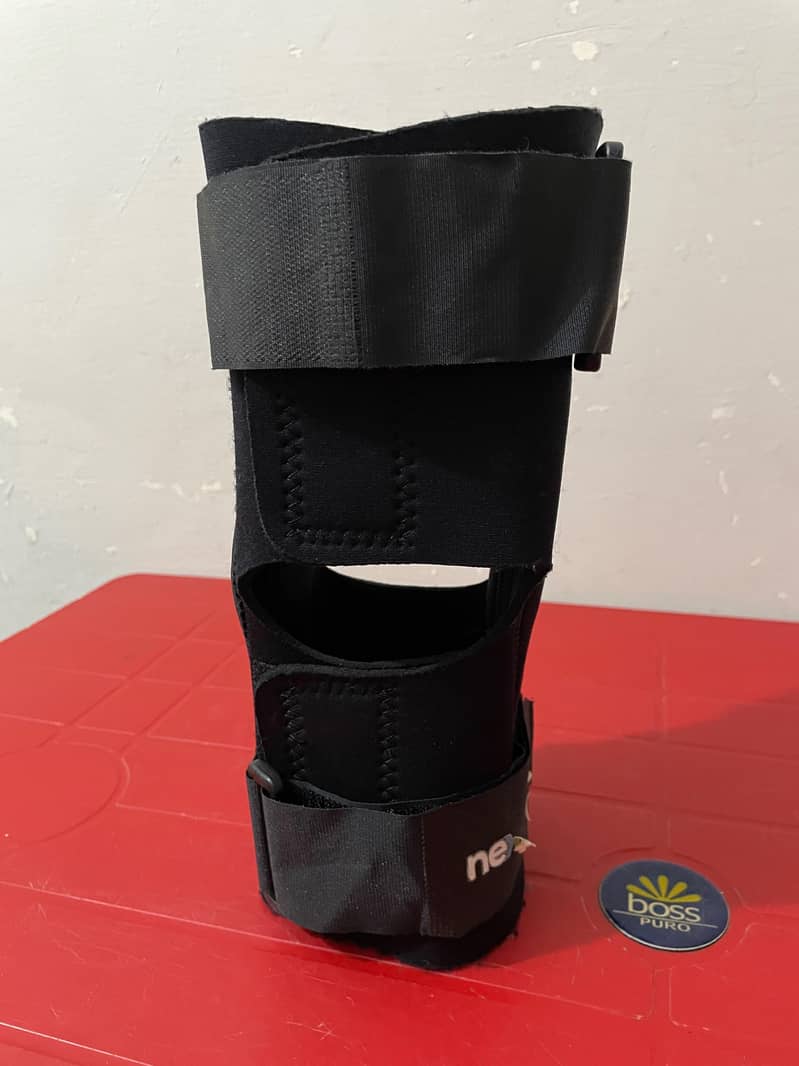 Dyna Pro Hinged Angle Adjustable Knee Brace 10
