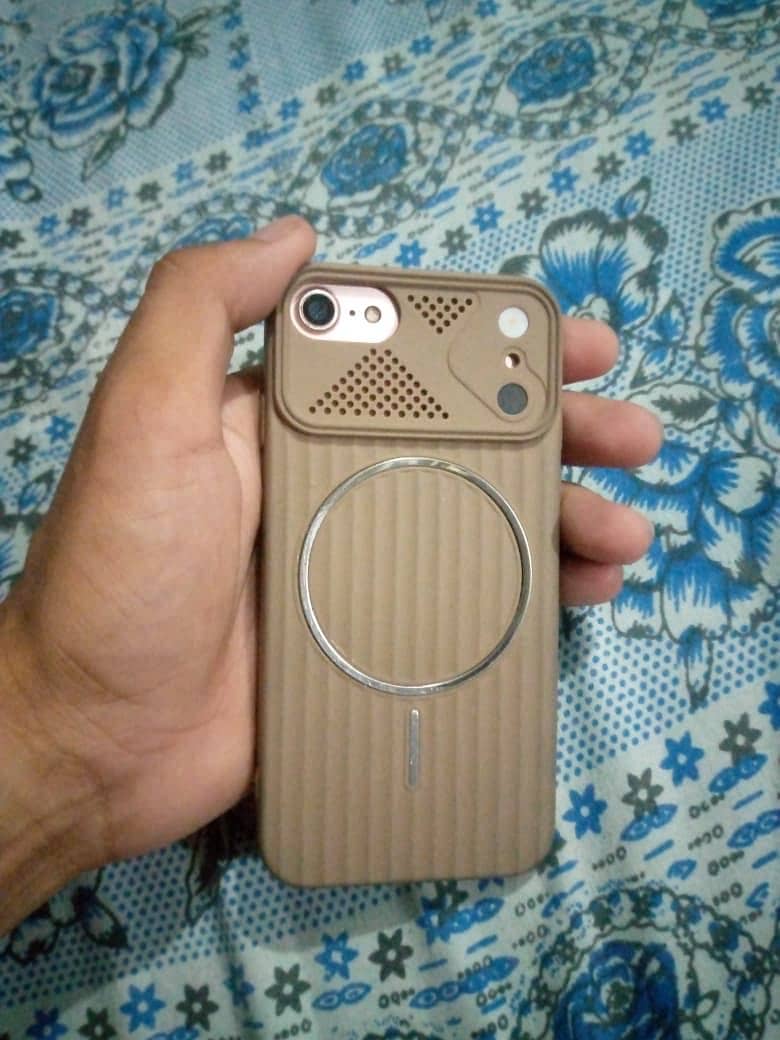 Apple iPhone 7 3