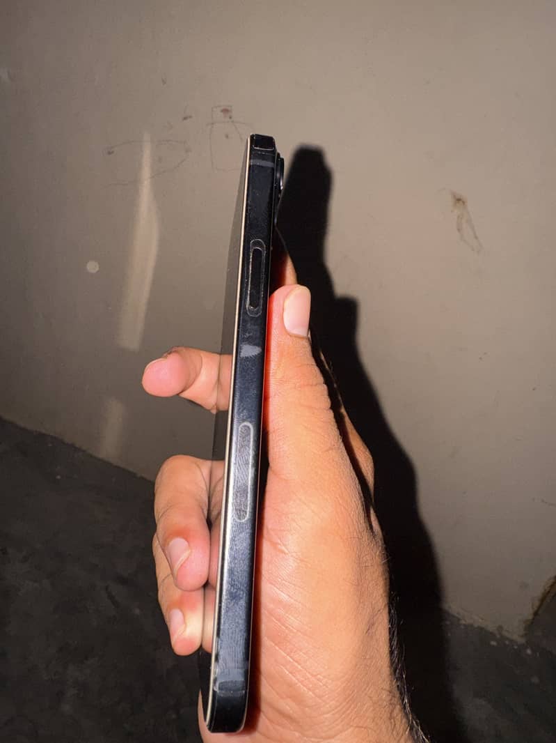 Apple iPhone 15 plus 2
