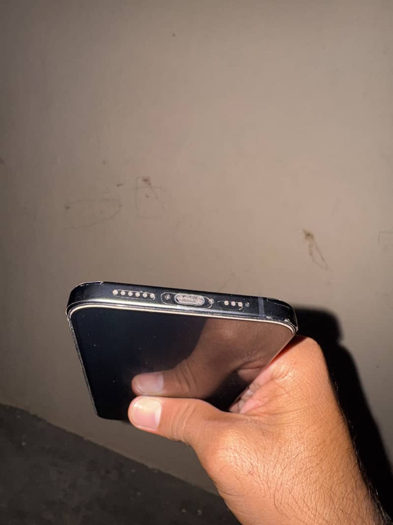 Apple iPhone 15 plus 4