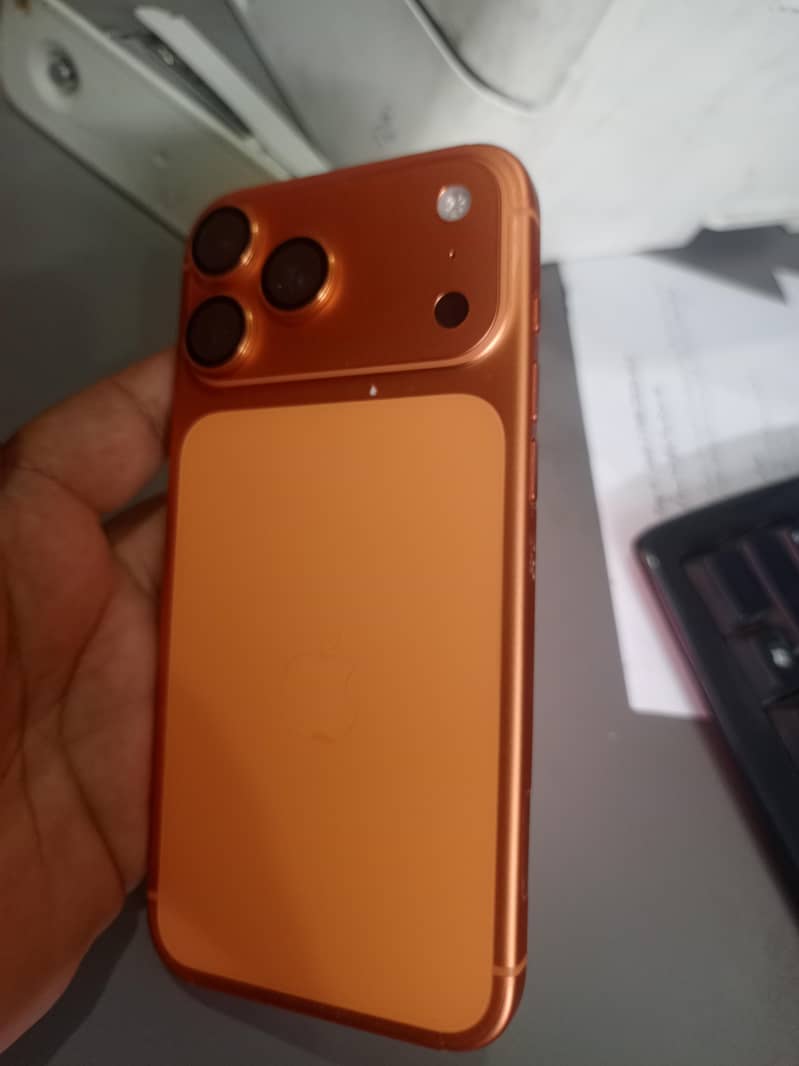 Apple iPhone 17 Pro Max 1