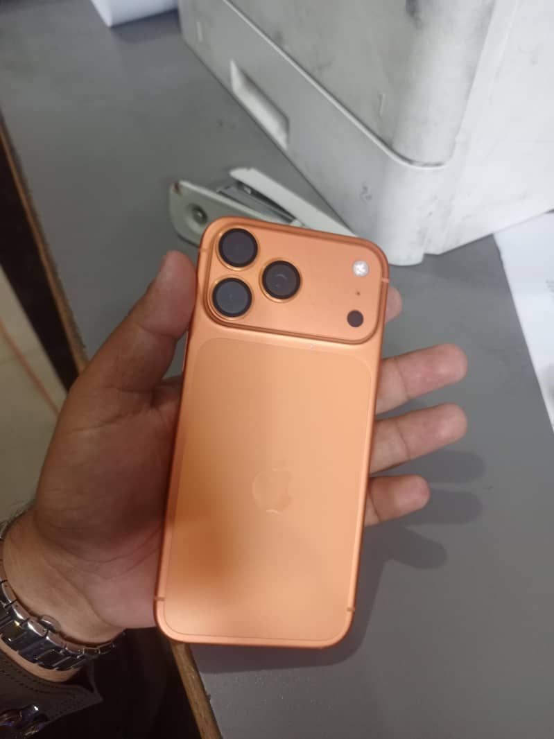 Apple iPhone 17 Pro Max 2