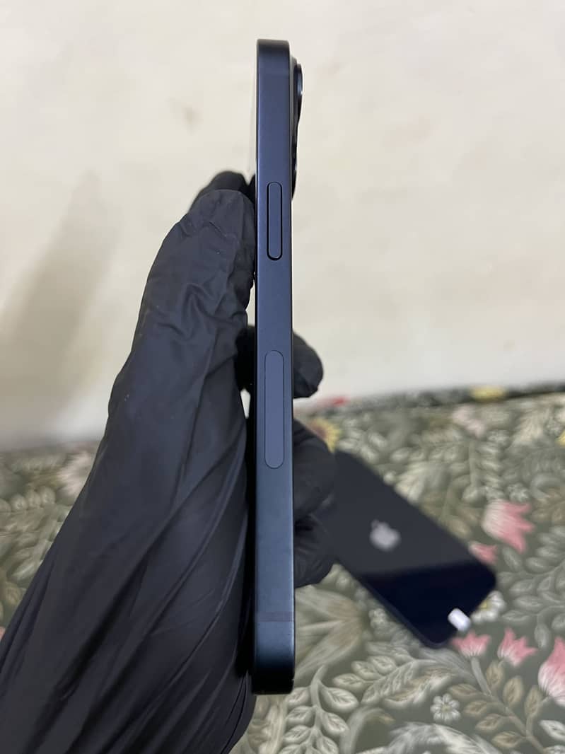 Apple iPhone 14 3