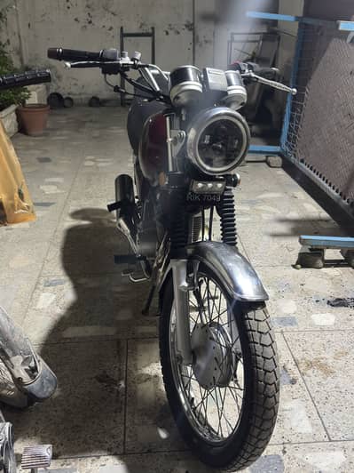 Suzuki GS 150
