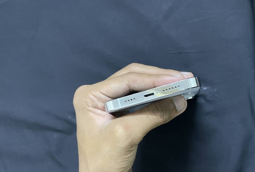 iPhone 14 Pro Max 5