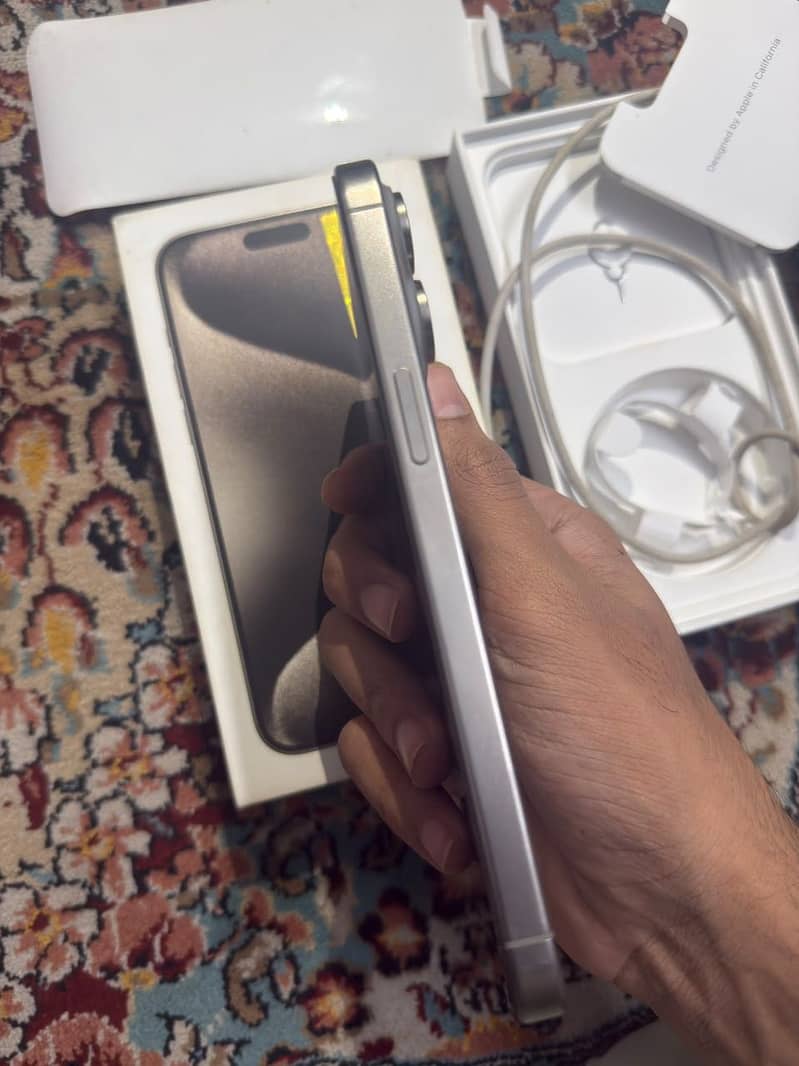 Apple iPhone 15 Pro Max 3