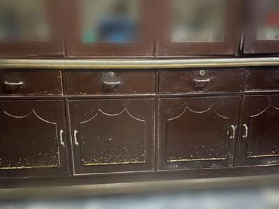 home shokas bilkul hi saii hai lock bi hi draz k draz k lock availably