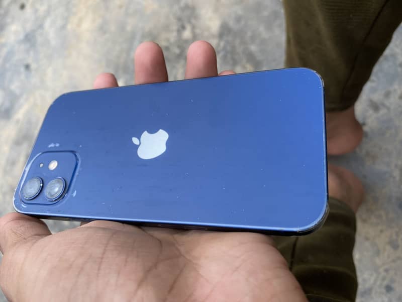Apple iPhone 12 6