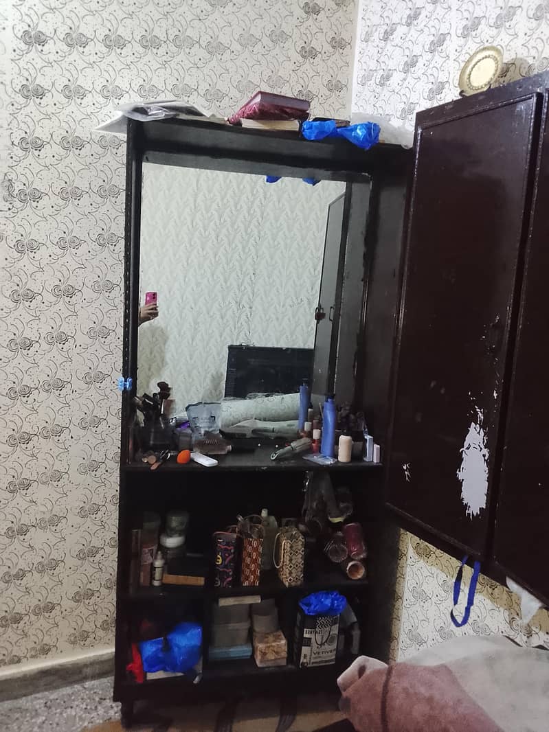 Dressing Table 0