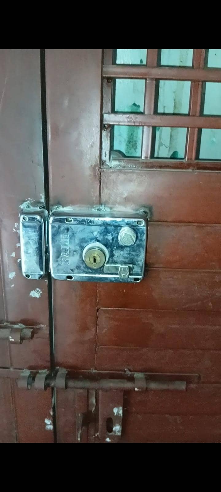door with lock 3