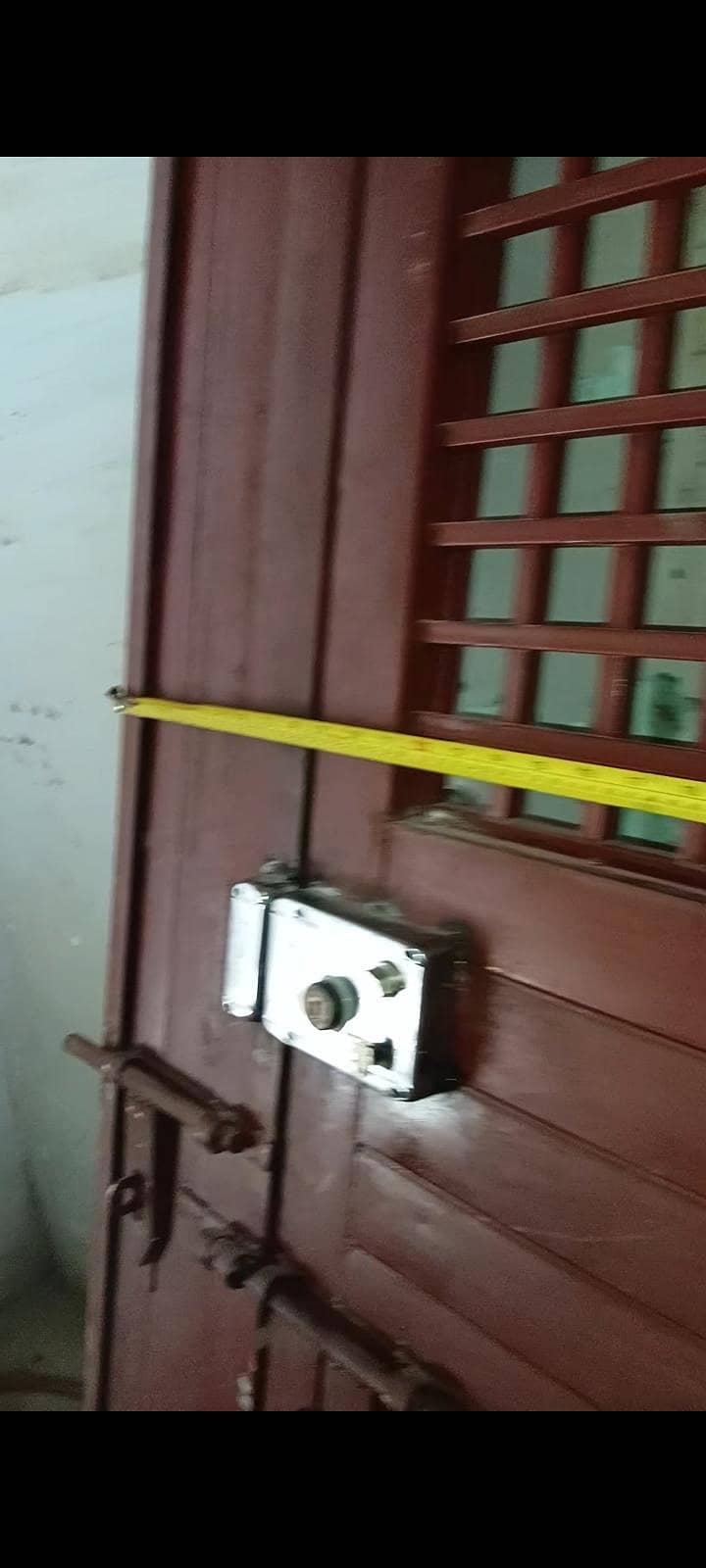 door with lock 4