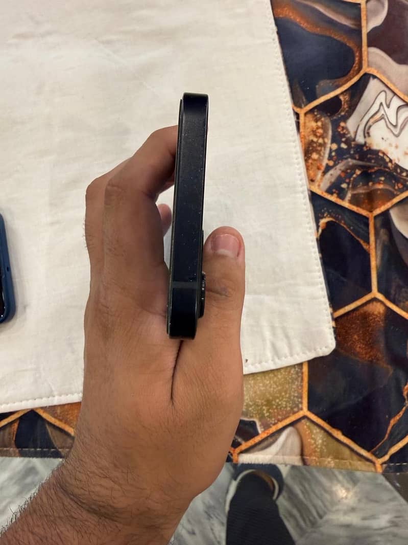 Apple iPhone 12 2