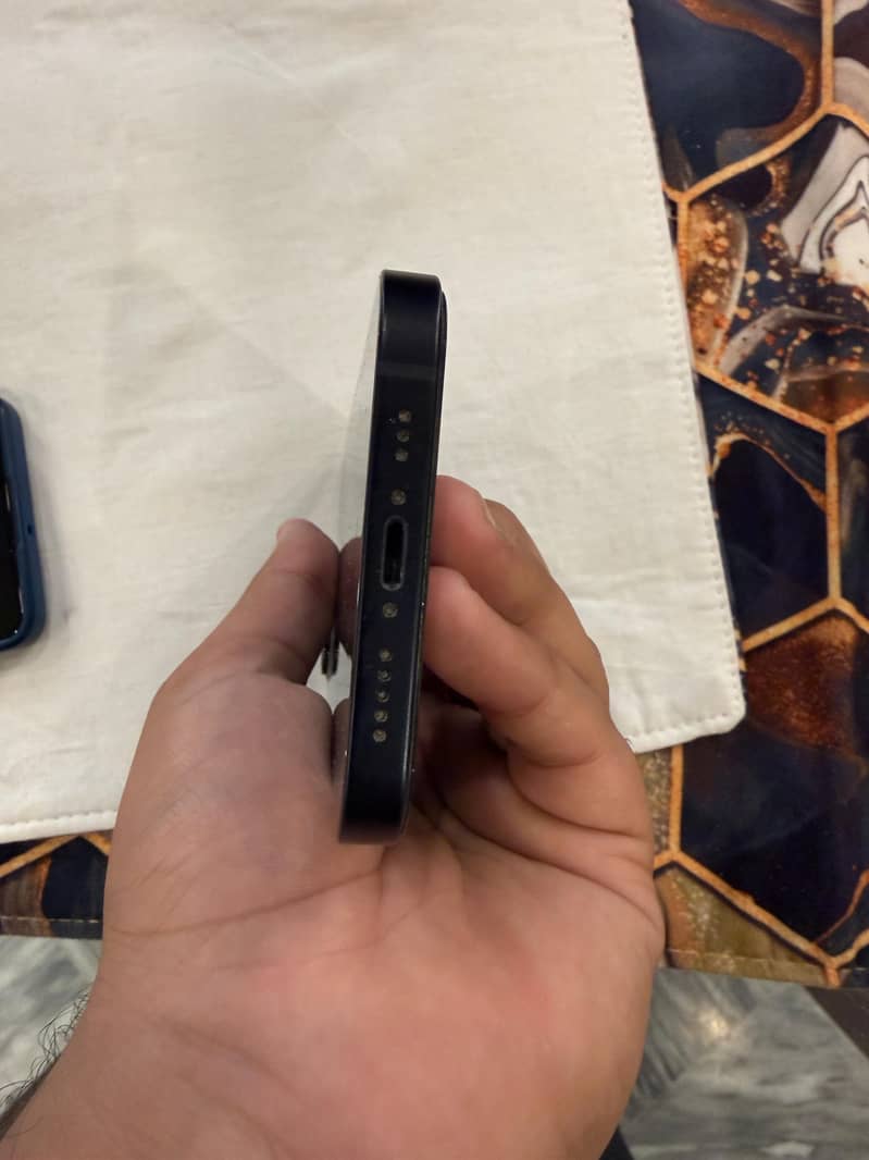 Apple iPhone 12 3