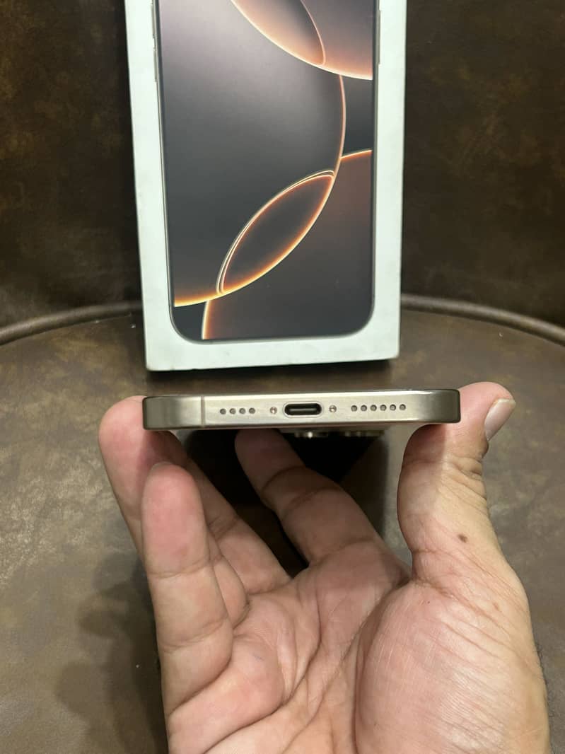 Apple iPhone 16 Pro Max 3