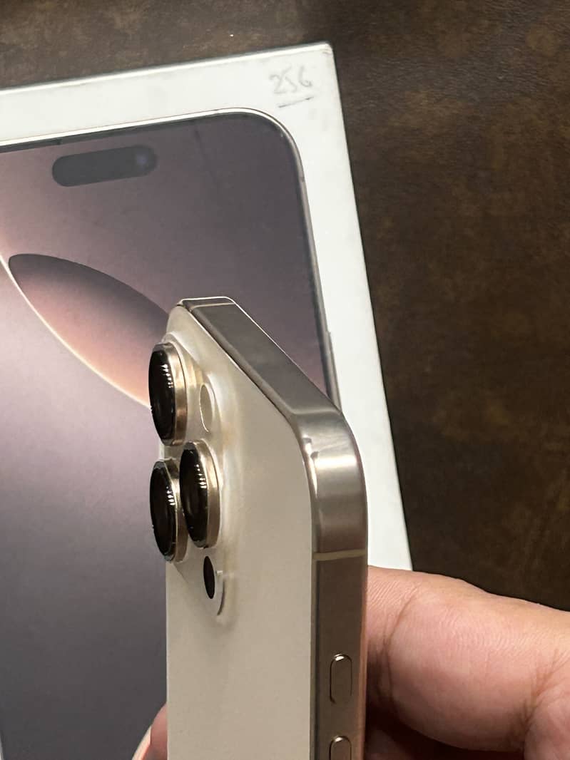 Apple iPhone 16 Pro Max 7