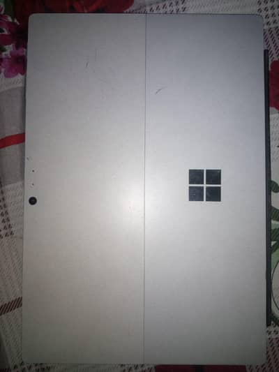 Microsoft surface pro i5 6 gen 8gb ram 256gb ssd