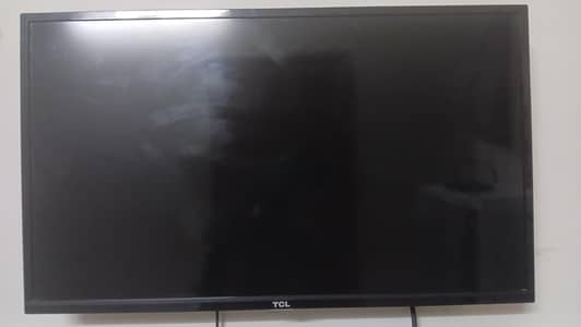 TCL LED TV – Non-Smart | Excellent Condition | Original Remote