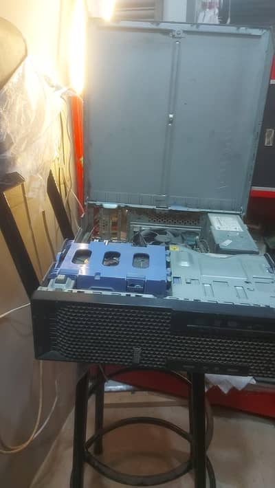 128 gb ssd 3.30 ghz possessor Thinkstation E31 all ok